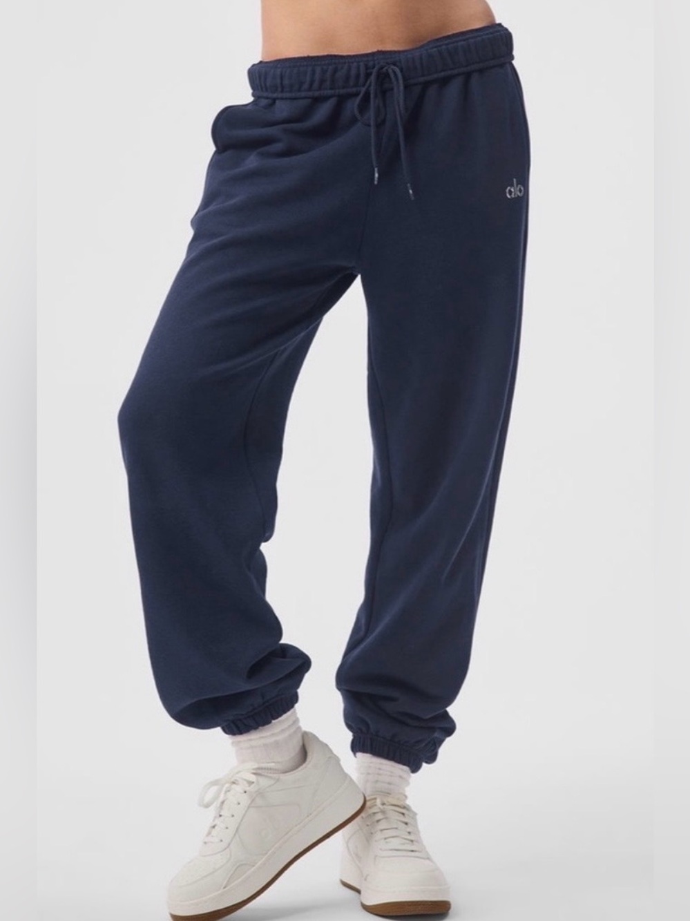 ALO Navy Accolade Sweatpant Size M